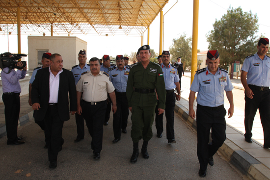 الطوالبة يتفقد مركز حدود الكرامة وعدد من وحدات البادية الشرقية